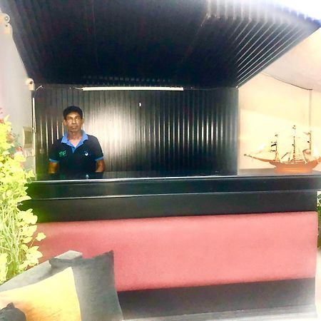 Hotel Nathaliya كاتوناياكى المظهر الخارجي الصورة