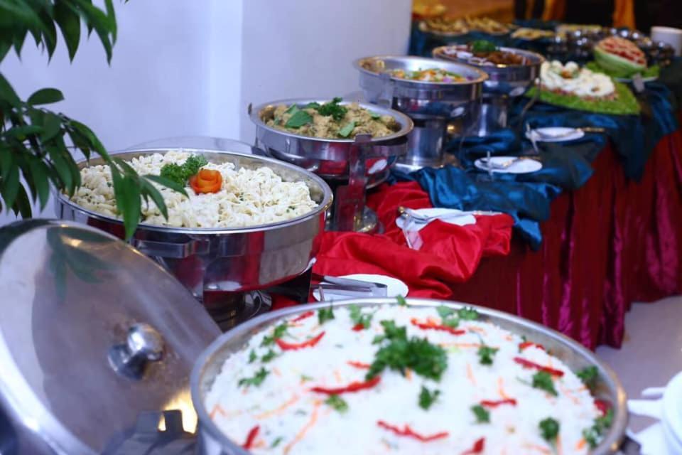 Hotel Nathaliya كاتوناياكى المظهر الخارجي الصورة