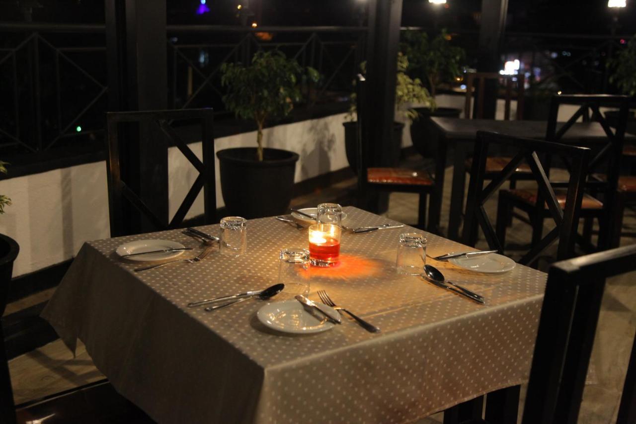 Hotel Nathaliya كاتوناياكى المظهر الخارجي الصورة