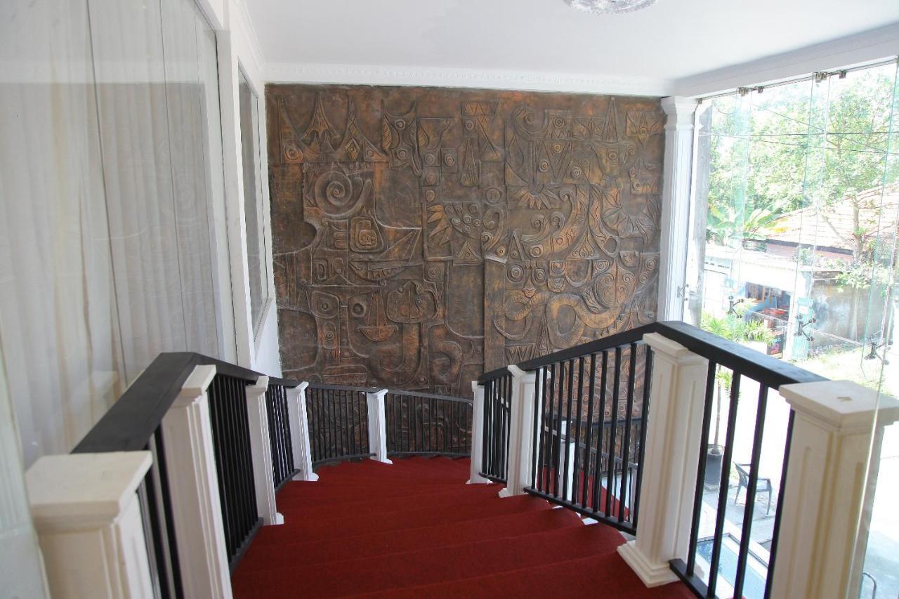Hotel Nathaliya كاتوناياكى المظهر الخارجي الصورة