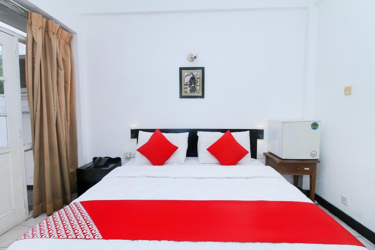 Hotel Nathaliya كاتوناياكى المظهر الخارجي الصورة