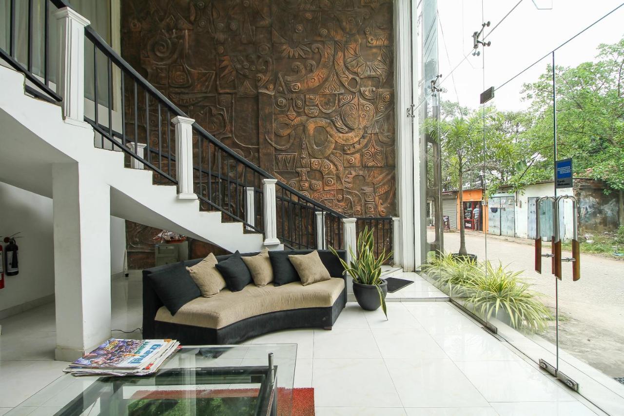 Hotel Nathaliya كاتوناياكى المظهر الخارجي الصورة