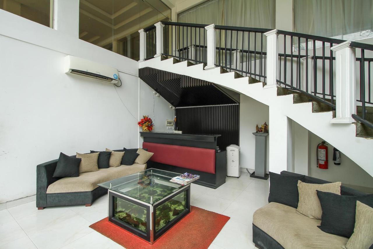 Hotel Nathaliya كاتوناياكى المظهر الخارجي الصورة