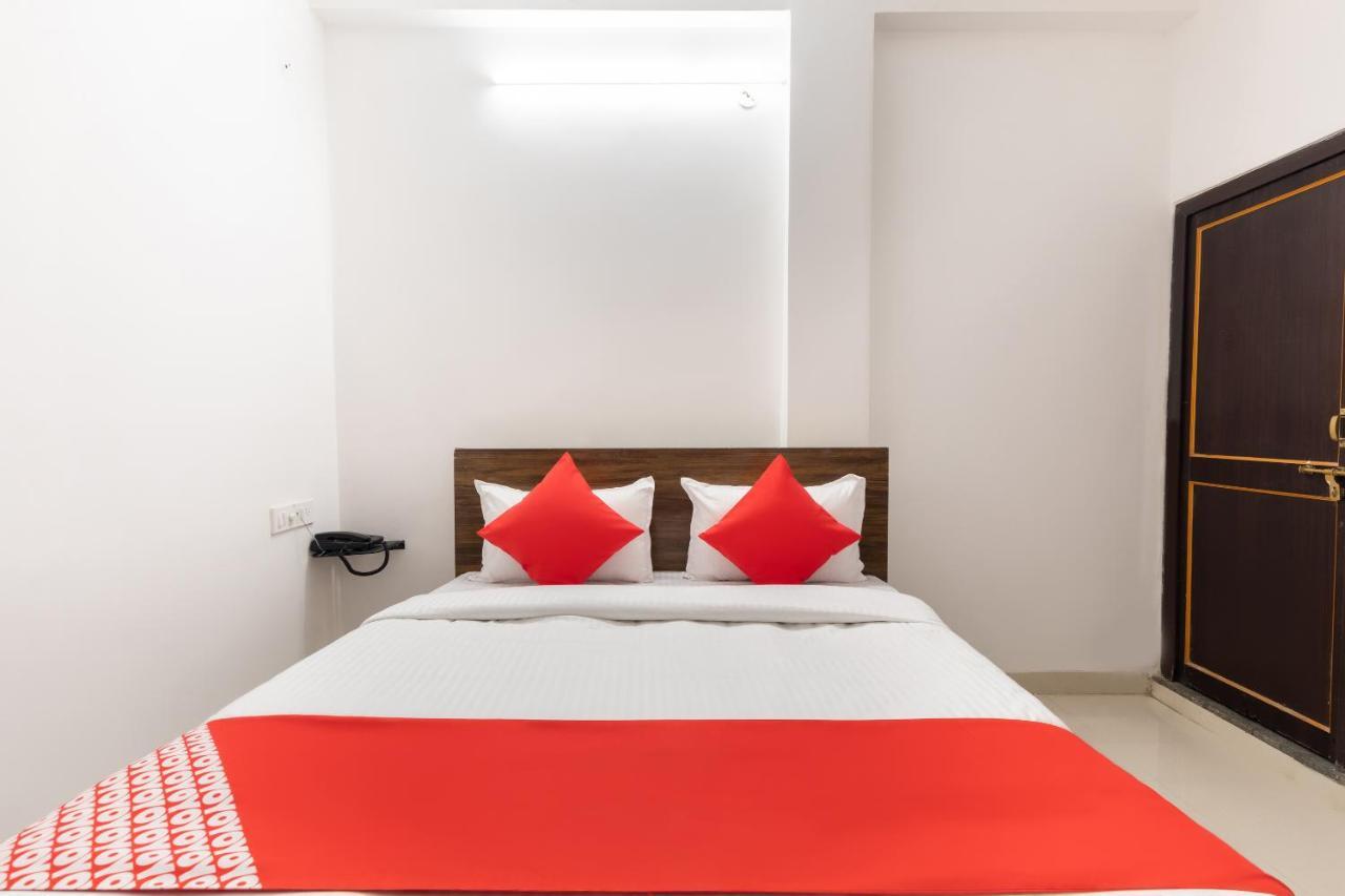 Hotel Nathaliya كاتوناياكى المظهر الخارجي الصورة